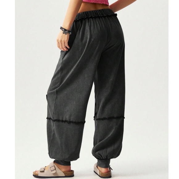 Plus Mineral Wash Stretchy Waist Floral Patchwork Jogger Pants - Picture 5 of 9